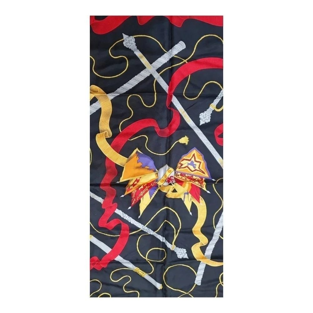 Scarf Ellen Tracy 100% Sllk Lions Crest Square 34x34 Inches Red Gold Ribbon Bows